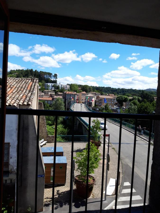 appartement f1 meublé 3 personnes Aubenas Esterno foto